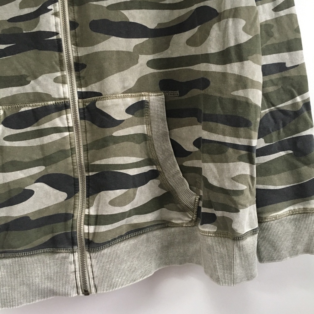 NWOT 1X Torrid Camo print Zip Up Hoodie camouflage - Picture 7 of 7